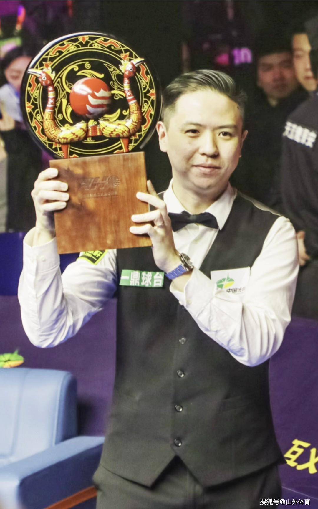 英聚集在一 英聚集在一